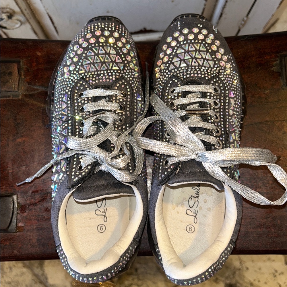 La Sheelah Women's Sparkly
Rhinestone Studded Faux SuedeTrainers size 9 - Picture 5 of 6